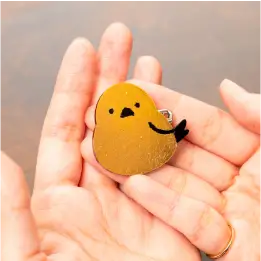 金箔が完全に接着されたら完成。作品はお持ち帰りいただけます。
