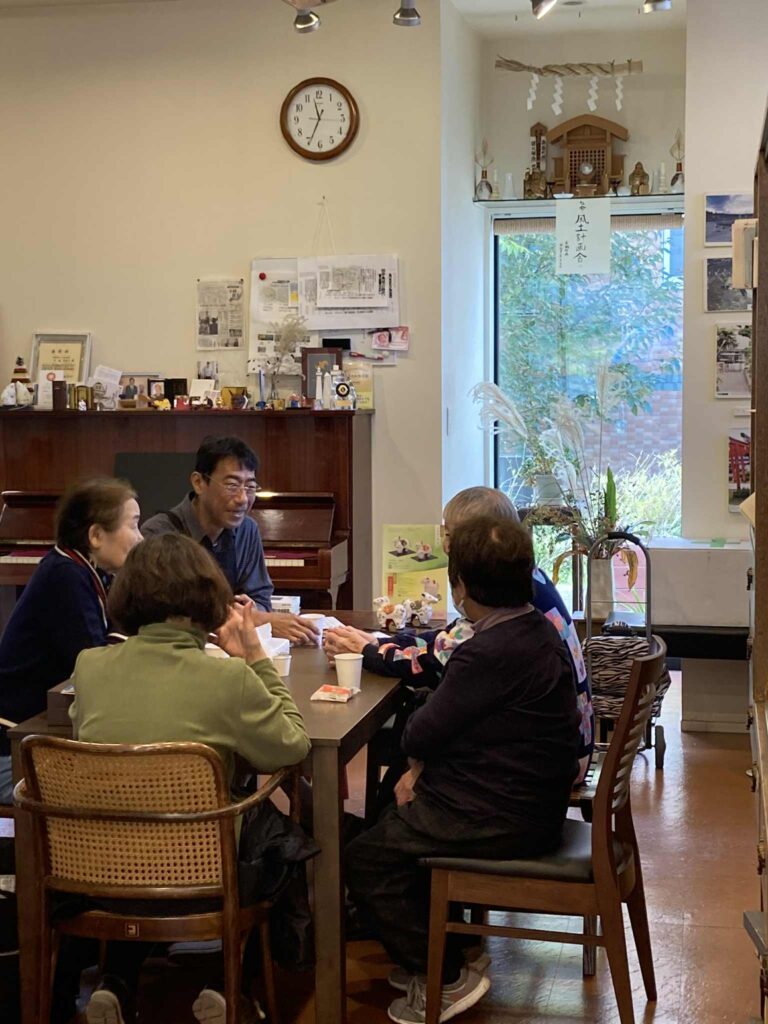 ぶつだんカフェ70「田中角栄と連立政権」の様子です